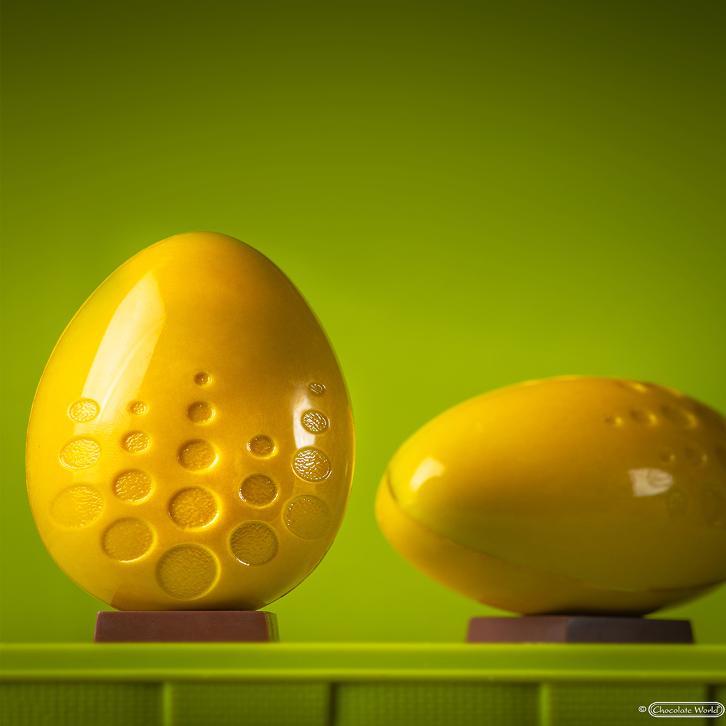 CHOCOLATE EGG MOLD WITH ROUNDS